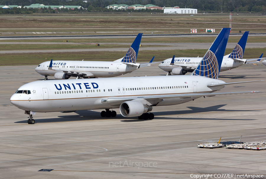 United Airlines Boeing 767-322(ER) (N664UA) | Photo 14233