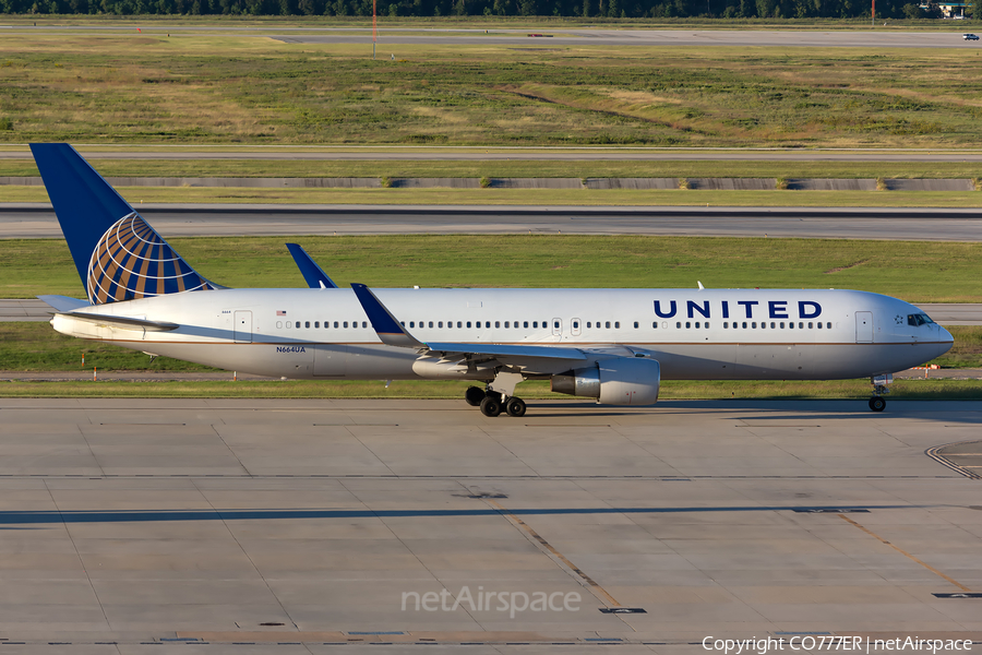 United Airlines Boeing 767-322(ER) (N664UA) | Photo 289757
