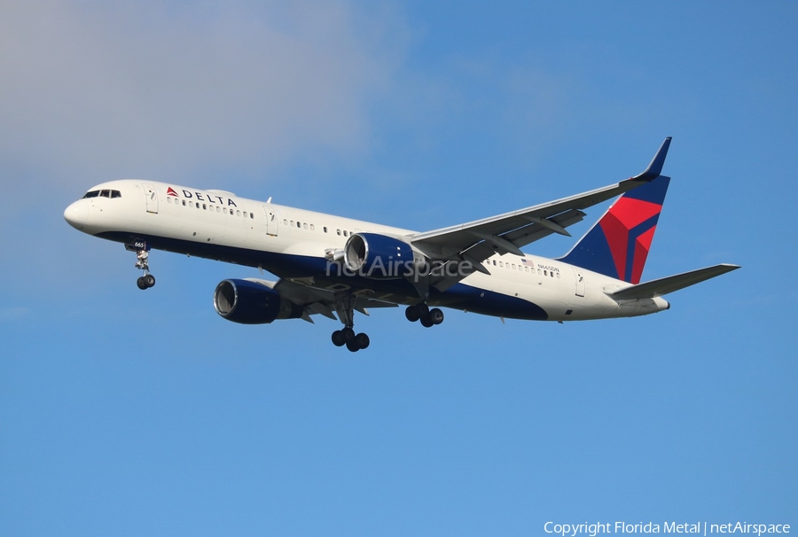 Delta Air Lines Boeing 757-232 (N665DN) | Photo 358090