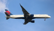 Delta Air Lines Boeing 757-232 (N665DN) at  Orlando - International (McCoy), United States