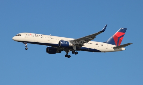 Delta Air Lines Boeing 757-232 (N665DN) at  Tampa - International, United States