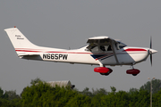 (Private) Cessna 182S Skylane (N665PW) at  Hamburg - Fuhlsbuettel (Helmut Schmidt), Germany