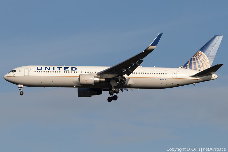 United Airlines Boeing 767-322(ER) (N665UA) | Photo 525540