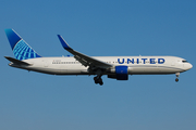 United Airlines Boeing 767-322(ER) (N665UA) at  London - Heathrow, United Kingdom