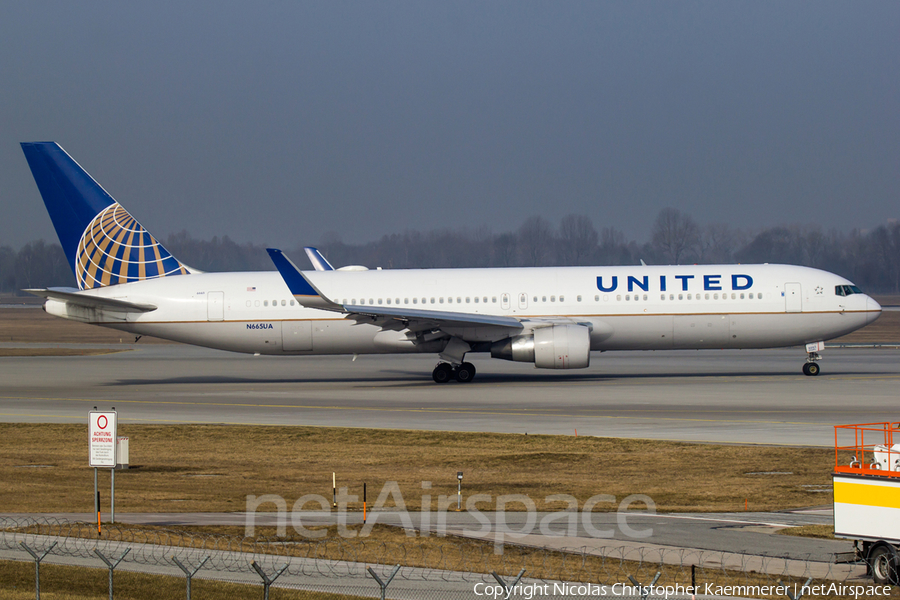 United Airlines Boeing 767-322(ER) (N665UA) | Photo 161147