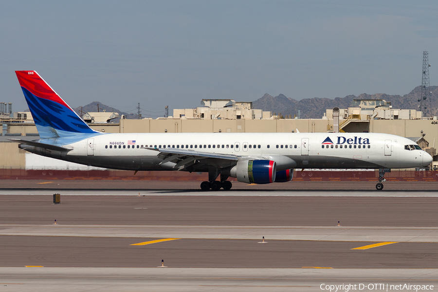Delta Air Lines Boeing 757-232 (N666DN) | Photo 187767