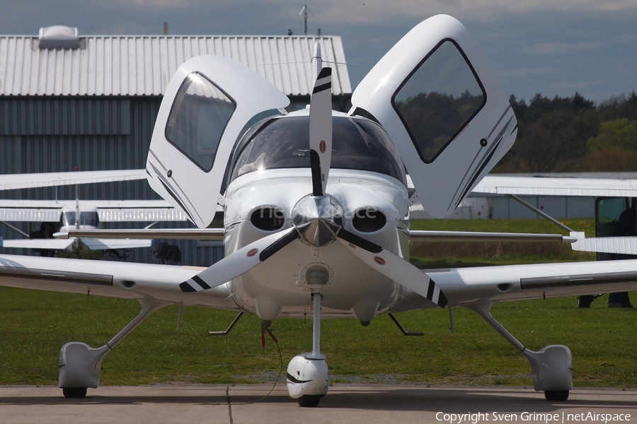 (Private) Cirrus SR22 GTS (N666KD) | Photo 446694