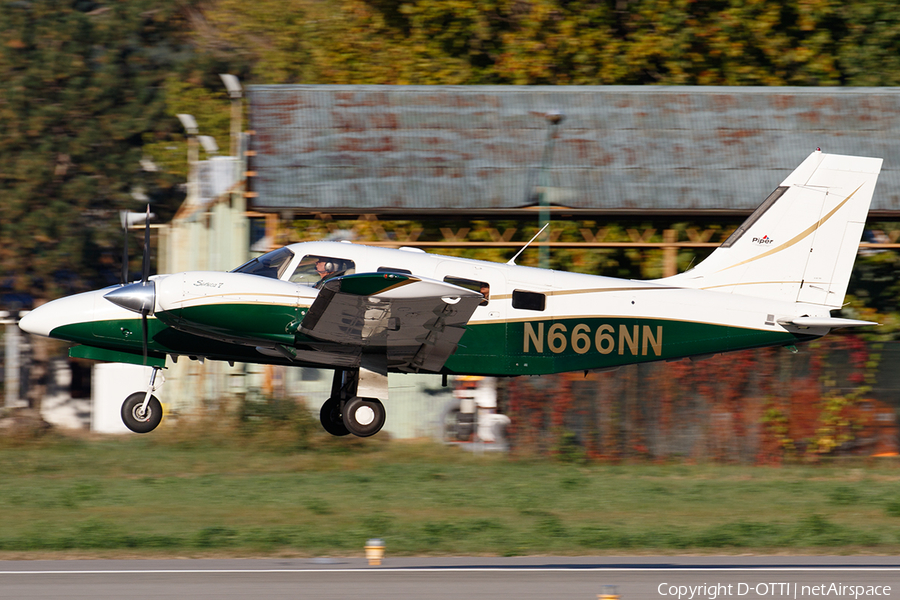 (Private) Piper PA-34-220T Seneca V (N666NN) | Photo 482527