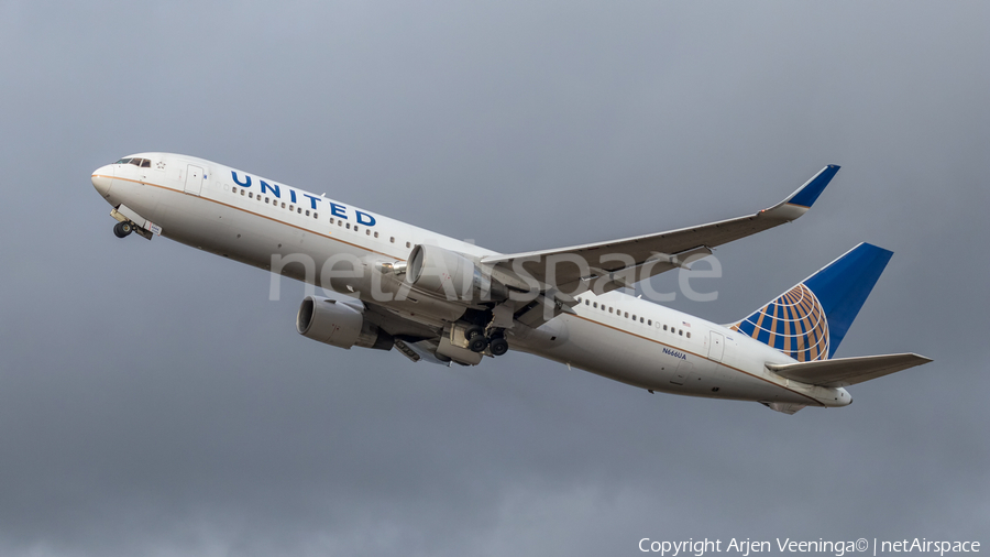 United Airlines Boeing 767-322(ER) (N666UA) | Photo 367282