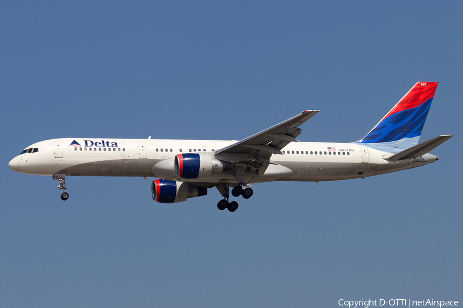 Delta Air Lines Boeing 757-232 (N667DN) | Photo 181700