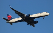 Delta Air Lines Boeing 757-232 (N667DN) at  Orlando - International (McCoy), United States