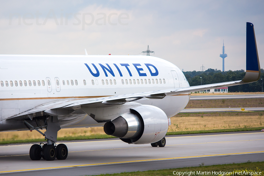 United Airlines Boeing 767-322(ER) (N667UA) | Photo 54570