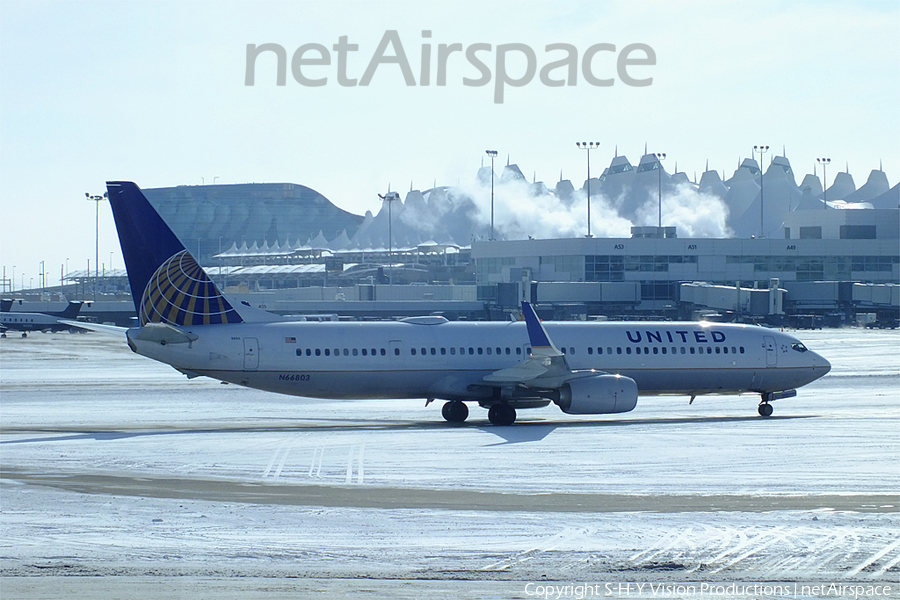 United Airlines Boeing 737-924(ER) (N66803) | Photo 69462
