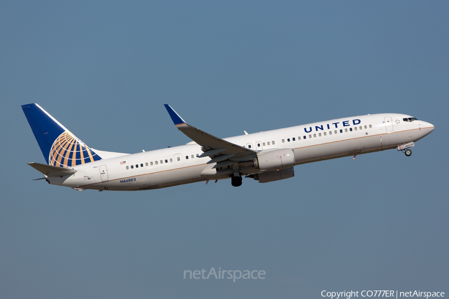 United Airlines Boeing 737-924(ER) (N66803) | Photo 74987
