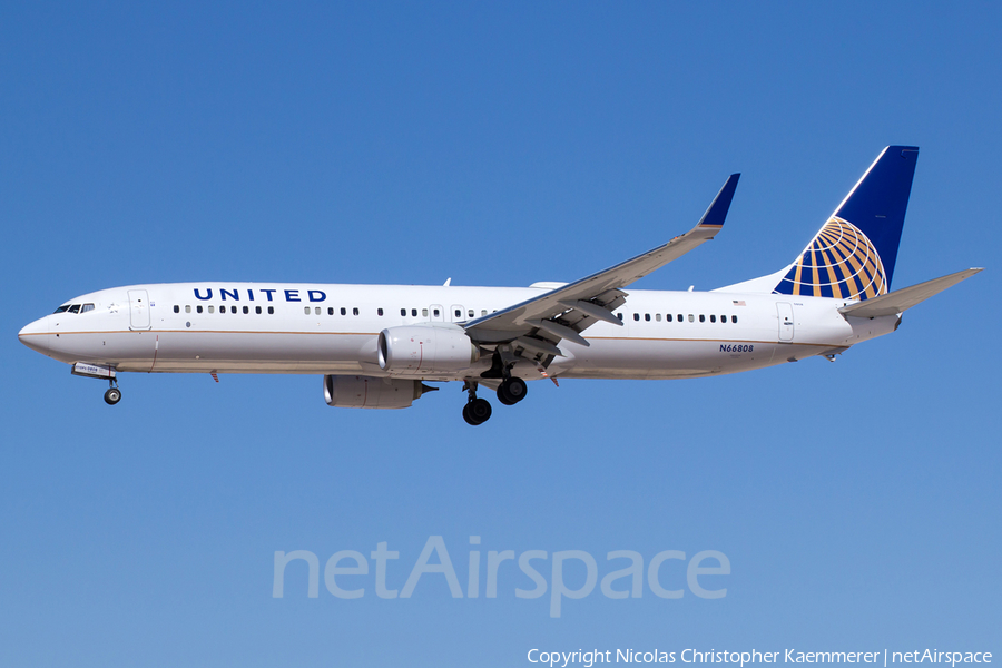 United Airlines Boeing 737-924(ER) (N66808) | Photo 127342