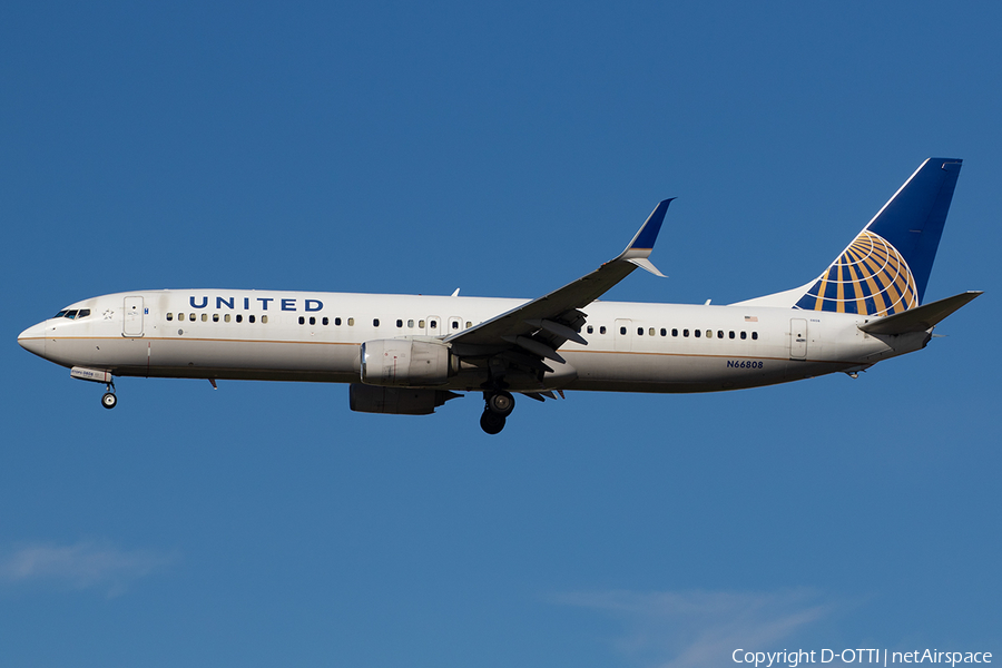 United Airlines Boeing 737-924(ER) (N66808) | Photo 566682
