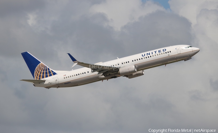 United Airlines Boeing 737-924(ER) (N66814) | Photo 405473