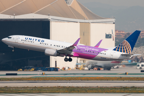 United Airlines Boeing 737-924(ER) (N66848) at  Los Angeles - International, United States