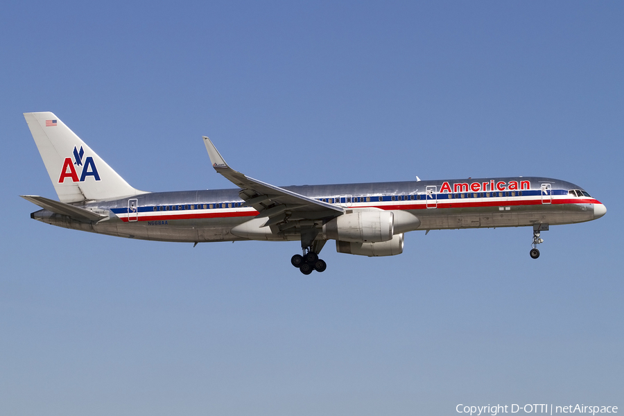 American Airlines Boeing 757-223 (N668AA) | Photo 430601