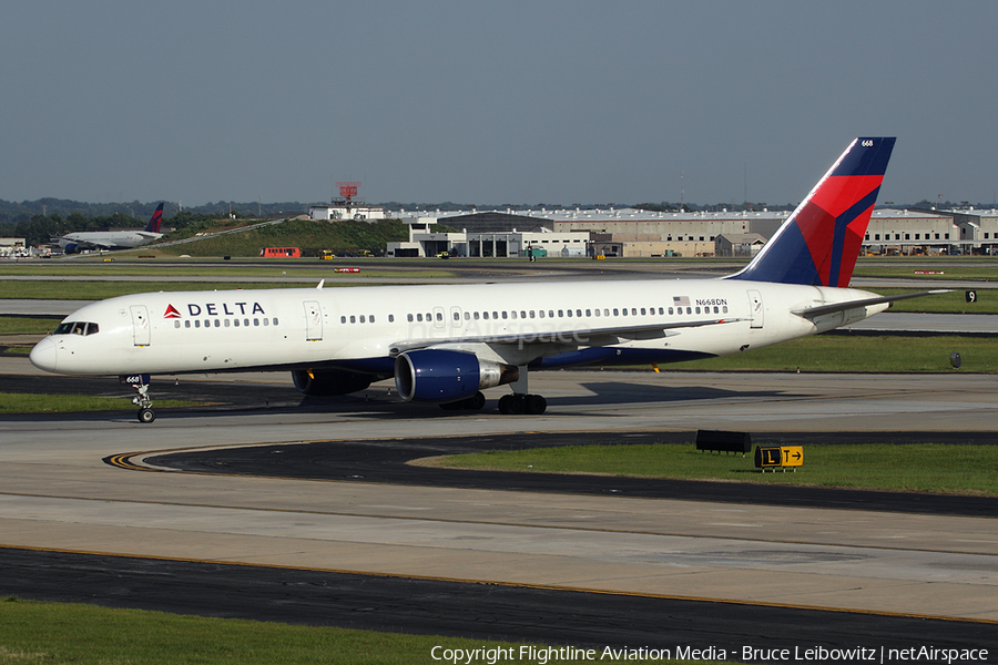 Delta Air Lines Boeing 757-232 (N668DN) | Photo 82754
