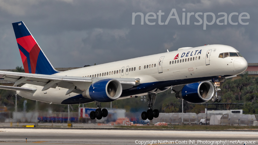 Delta Air Lines Boeing 757-232 (N668DN) | Photo 263056