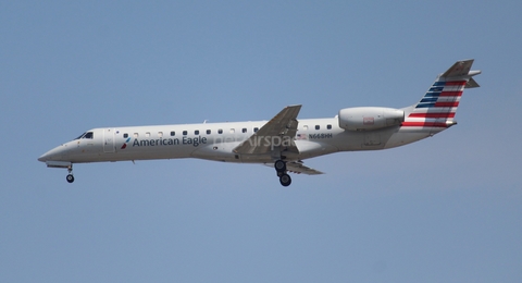 American Eagle (Envoy) Embraer ERJ-145LR (N668HH) at  Chicago - O'Hare International, United States