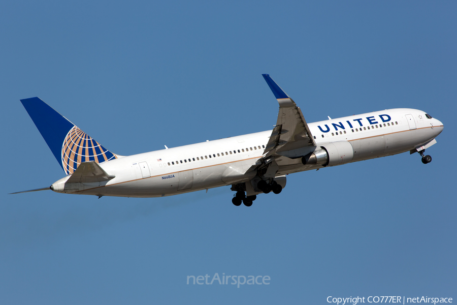 United Airlines Boeing 767-322(ER) (N668UA) | Photo 48356