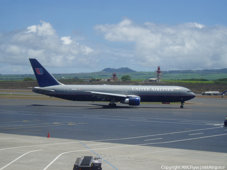 United Airlines Boeing 767-322(ER) (N668UA) | Photo 377