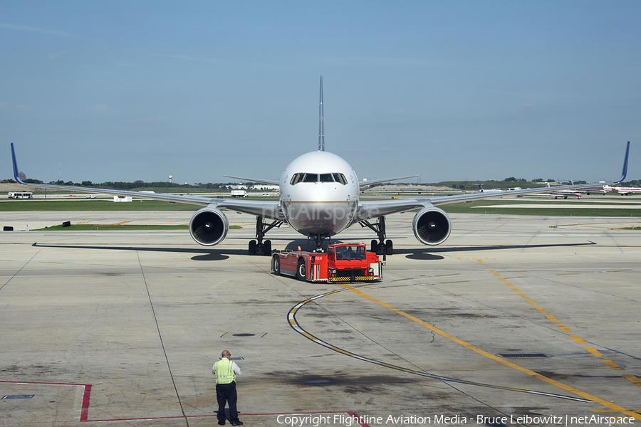 United Airlines Boeing 767-322(ER) (N668UA) | Photo 82190