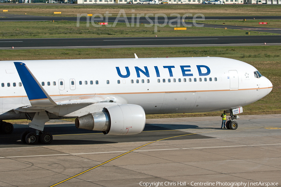 United Airlines Boeing 767-322(ER) (N668UA) | Photo 189444