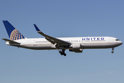 United Airlines Boeing 767-322(ER) (N669UA) at  Newark - Liberty International, United States