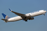 United Airlines Boeing 767-322(ER) (N669UA) at  Houston - George Bush Intercontinental, United States