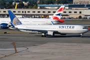 United Airlines Boeing 767-322(ER) (N669UA) at  New York - John F. Kennedy International, United States