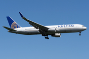 United Airlines Boeing 767-322(ER) (N669UA) at  London - Heathrow, United Kingdom