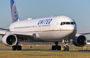 United Airlines Boeing 767-322(ER) (N669UA) at  Berlin - Tegel, Germany