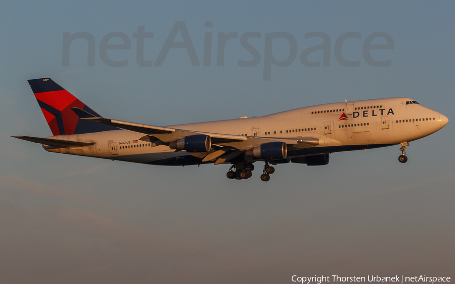 Delta Air Lines Boeing 747-451 (N669US) | Photo 168878