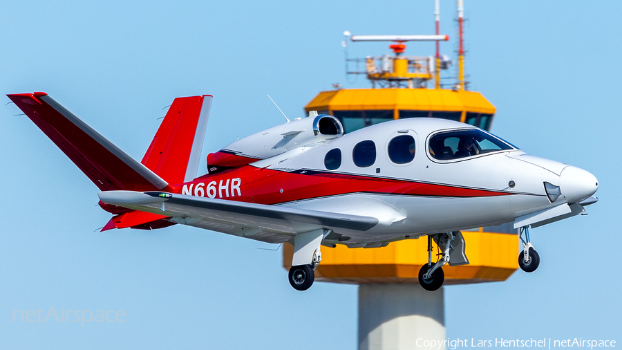 (Private) Cirrus SF50 Vision Jet G2 (N66HR) | Photo 568494
