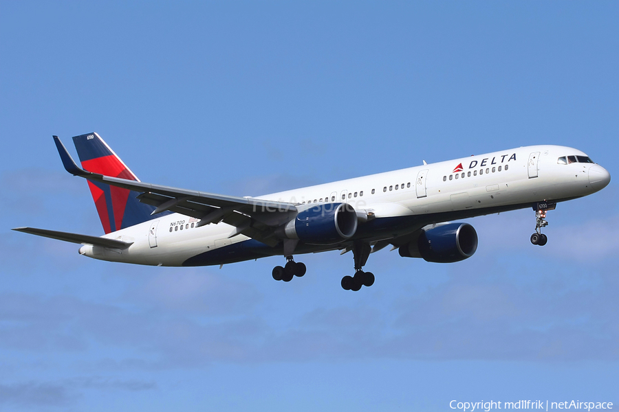 Delta Air Lines Boeing 757-232 (N6700) | Photo 373287