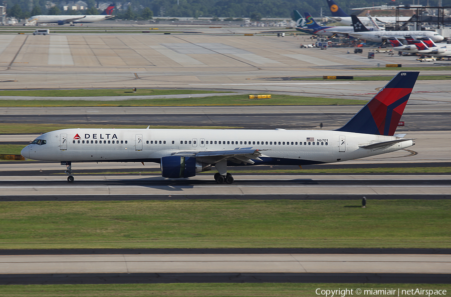 Delta Air Lines Boeing 757-232 (N6701) | Photo 6997