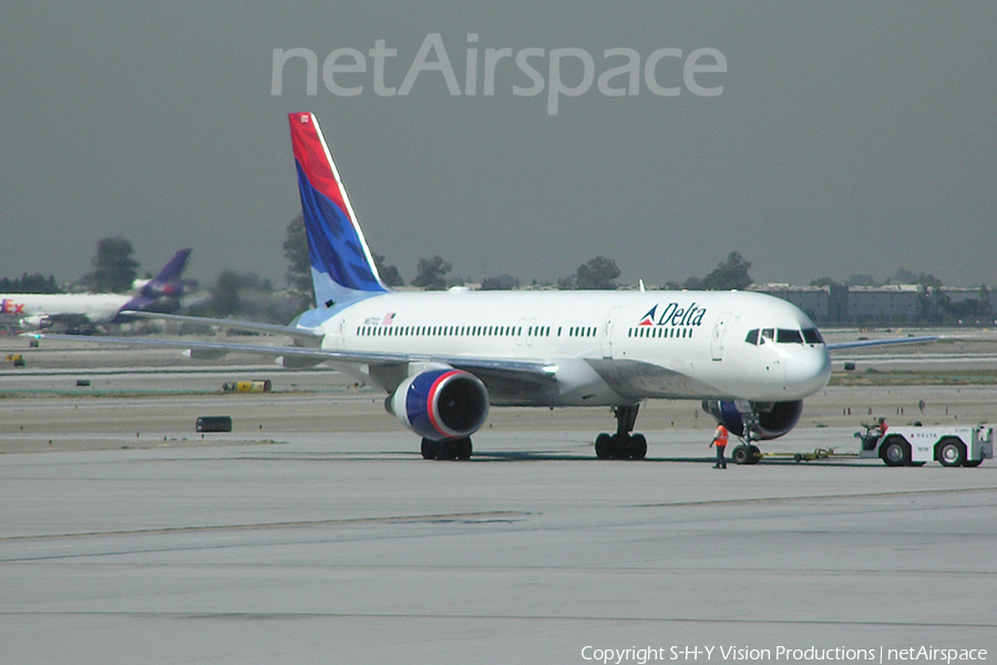 Delta Air Lines Boeing 757-232 (N6702) | Photo 3317