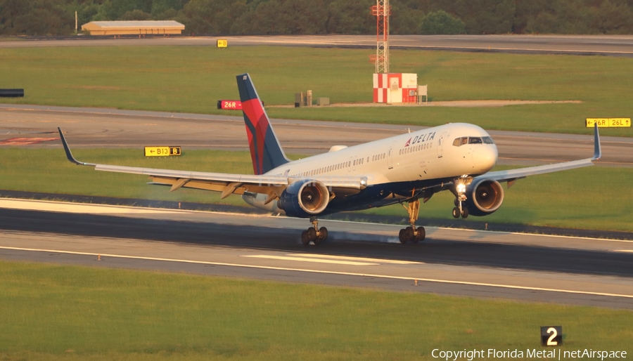 Delta Air Lines Boeing 757-232 (N6703D) | Photo 678458