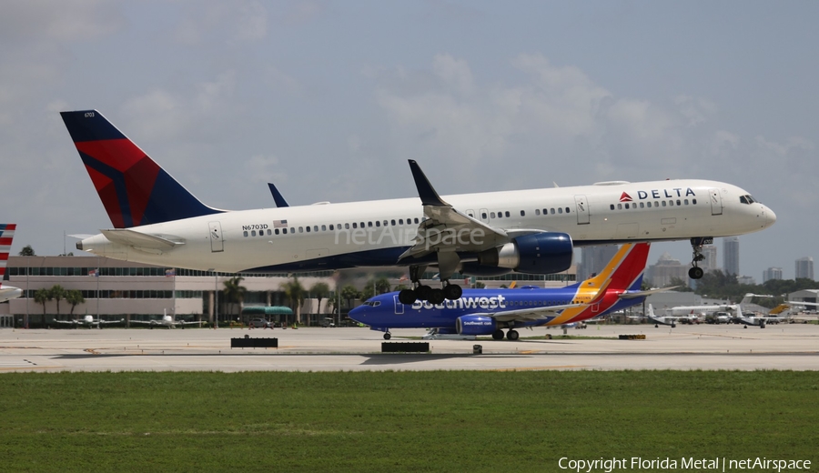 Delta Air Lines Boeing 757-232 (N6703D) | Photo 355294