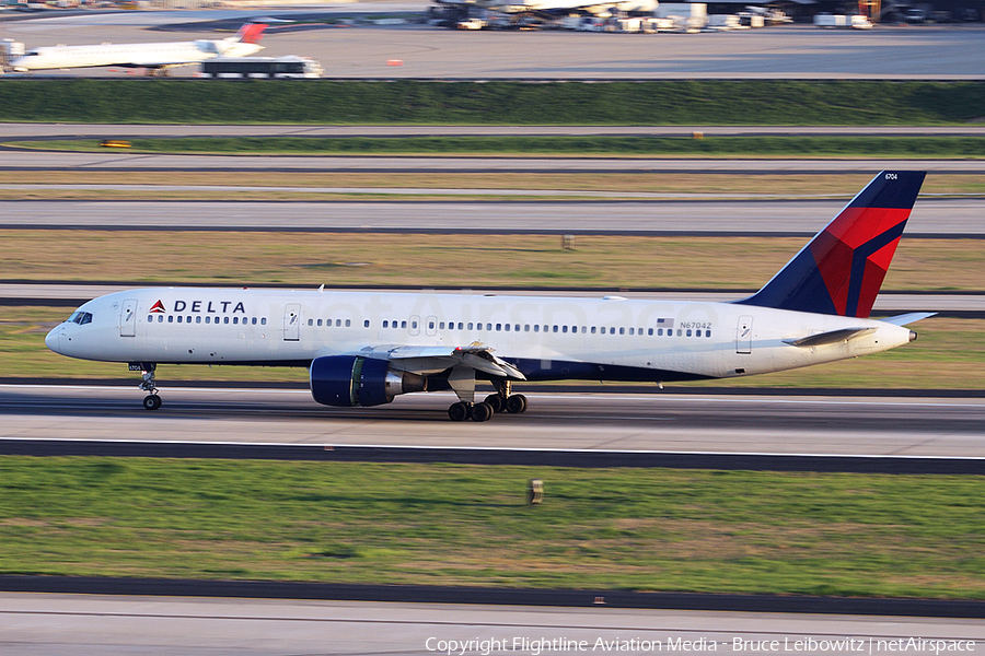 Delta Air Lines Boeing 757-232 (N6704Z) | Photo 82755