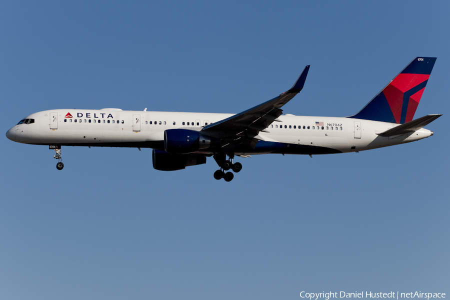 Delta Air Lines Boeing 757-232 (N6704Z) | Photo 446860