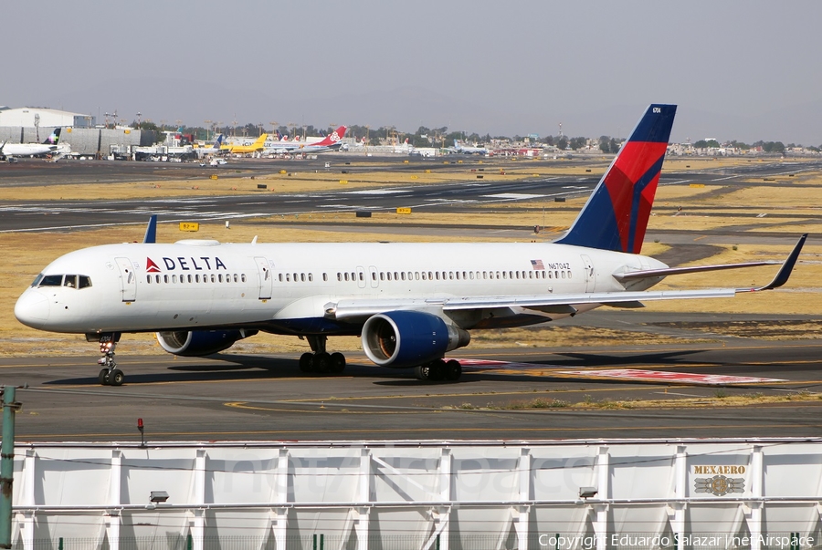 Delta Air Lines Boeing 757-232 (N6704Z) | Photo 517017