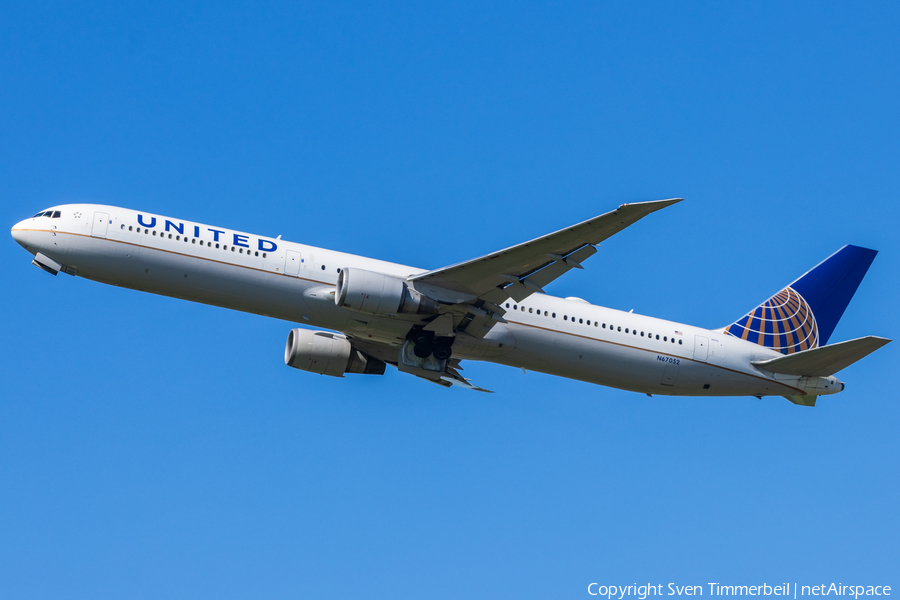 United Airlines Boeing 767-424(ER) (N67052) | Photo 587362