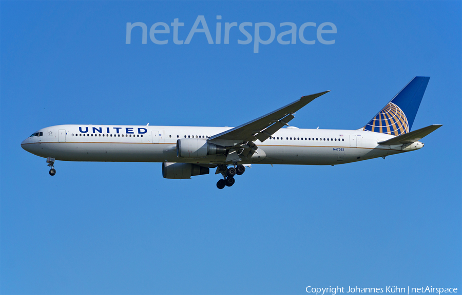 United Airlines Boeing 767-424(ER) (N67052) | Photo 584599