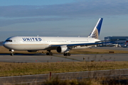 United Airlines Boeing 767-424(ER) (N67052) at  Geneva - International, Switzerland