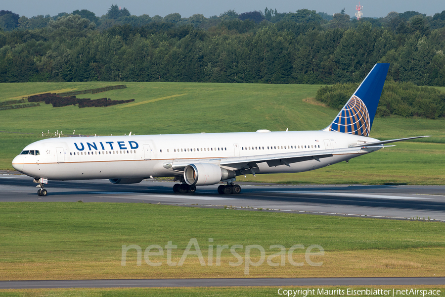 United Airlines Boeing 767-424(ER) (N67052) | Photo 116205