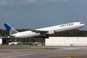 United Airlines Boeing 767-424(ER) (N67052) at  Houston - George Bush Intercontinental, United States